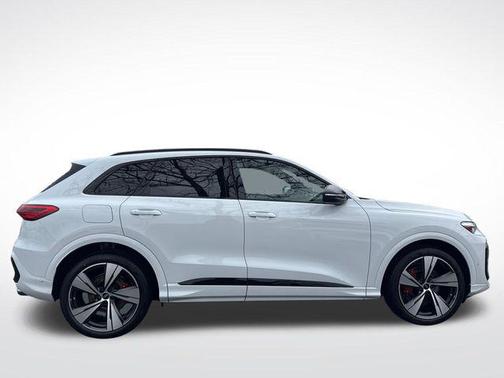 2025 Audi SQ5 3.0T Premium Plus