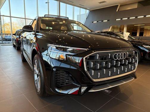 2025 Audi Q8 55 Premium Plus