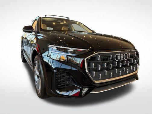 2025 Audi Q8 55 Premium Plus