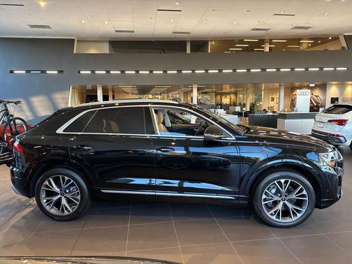 2025 Audi Q8 55 Premium Plus