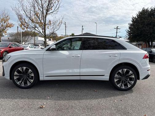 2025 Audi Q8 55 Premium Plus