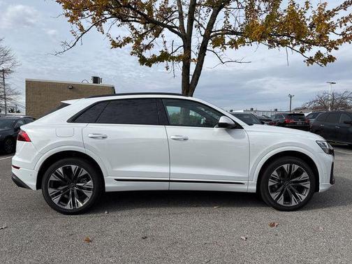 2025 Audi Q8 55 Premium Plus