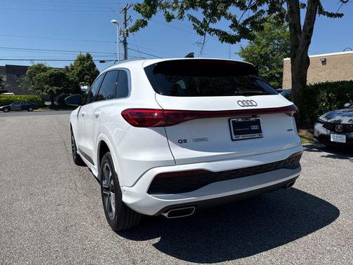 Arkona White 2025 Audi Q5 Premium Plus TFSI quattro S tronic