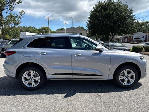 2025 Audi Q5 Premium TFSI quattro S tronic