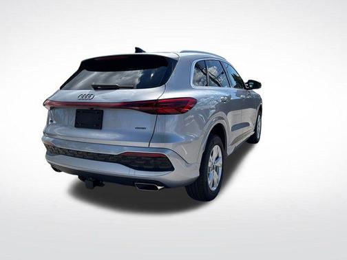 2025 Audi Q5 Premium TFSI quattro S tronic