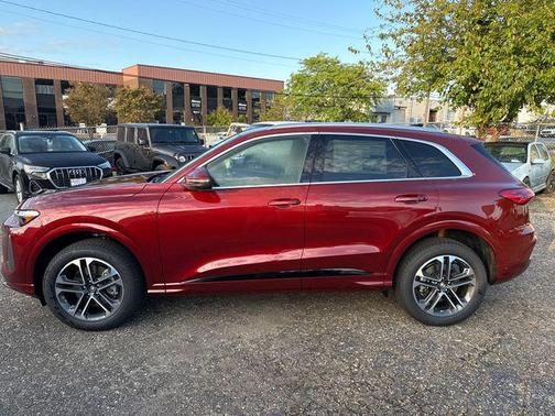 2025 Audi Q5 Premium Plus TFSI quattro S tronic