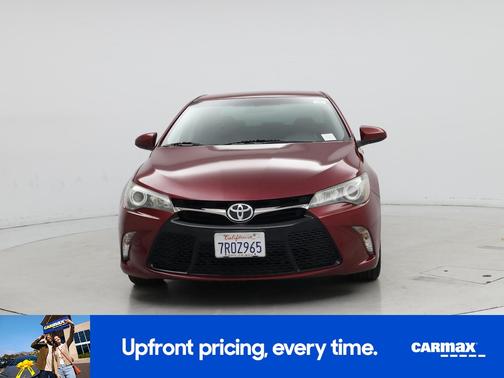 Red 2016 Toyota Camry SE