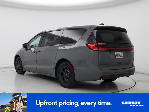 2023 Chrysler Pacifica Hybrid Touring L