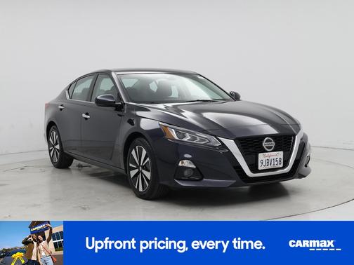 Blue 2019 Nissan Altima SV