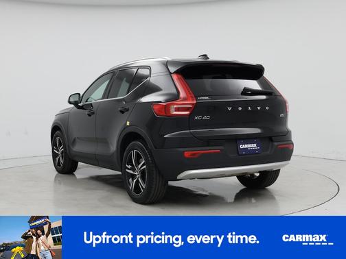 2025 Volvo XC40 B5 Core Bright Theme