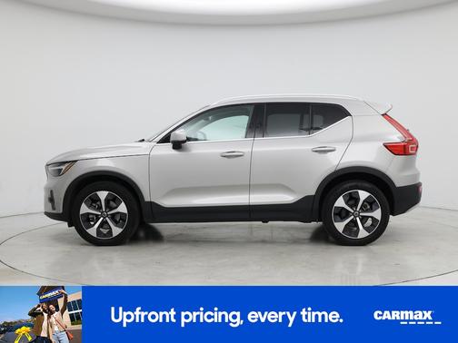 2025 Volvo XC40 B5 Plus Bright Theme
