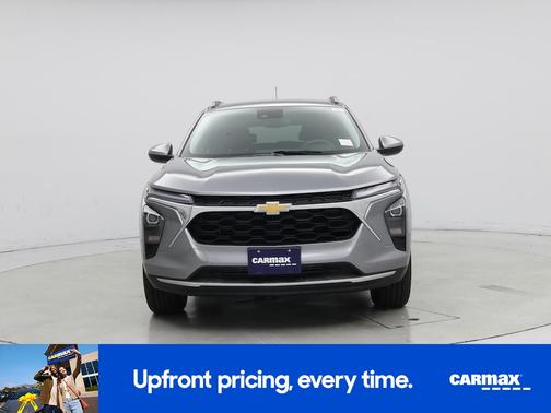 Gray 2025 Chevrolet Trax LT