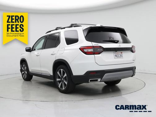 White 2025 Honda Pilot Touring