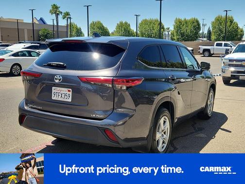 Gray 2021 Toyota Highlander LE