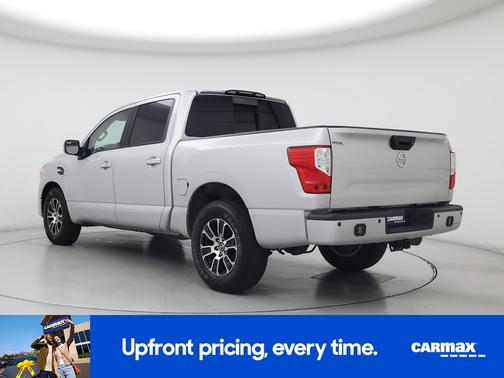 2017 Nissan Titan SV