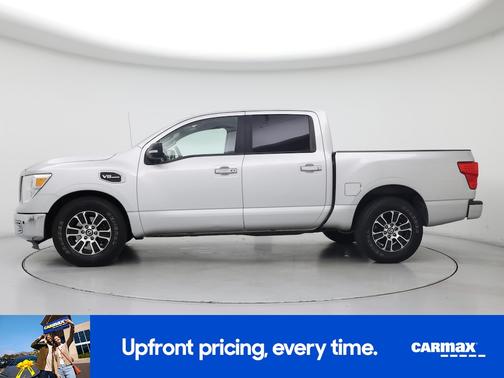 2017 Nissan Titan SV