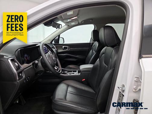 White 2021 Kia Sorento EX
