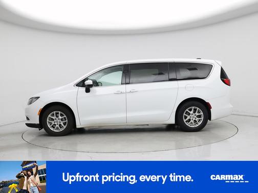 White 2022 Chrysler Voyager LX