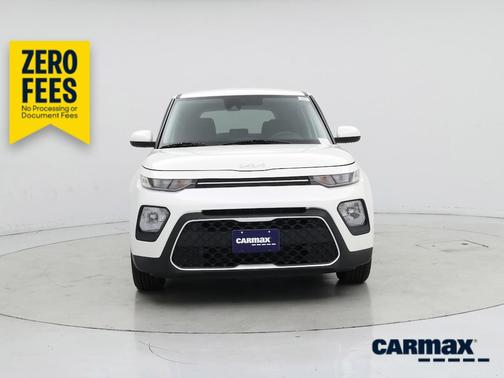 White 2022 Kia Soul LX