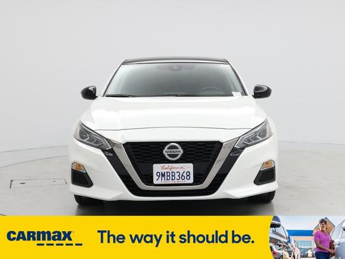 2022 Nissan Altima SR