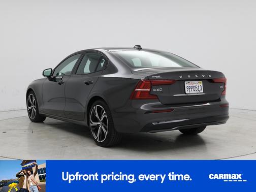 2024 Volvo S60 B5 Plus Dark Theme