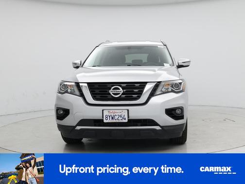 2020 Nissan Pathfinder SV