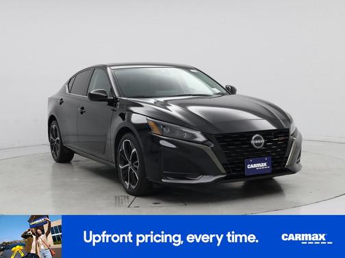 Black 2023 Nissan Altima SR