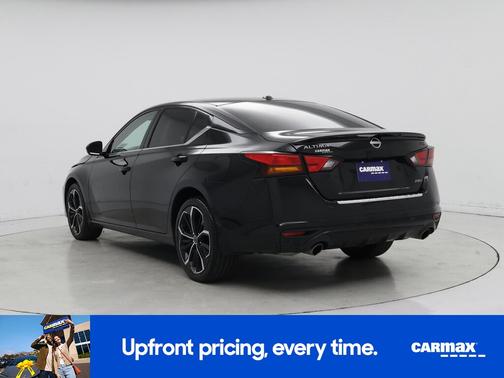 Black 2023 Nissan Altima SR