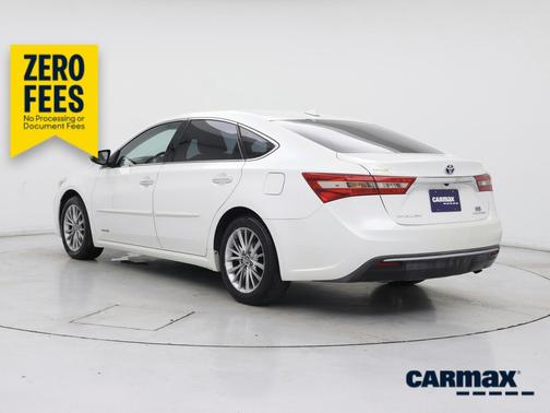 White 2016 Toyota Avalon Hybrid Limited