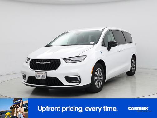 White 2024 Chrysler Pacifica Hybrid Select