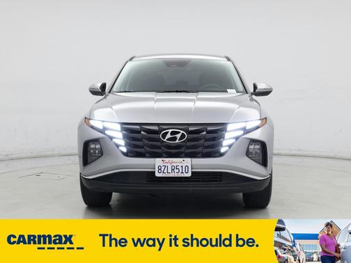 2022 Hyundai TUCSON SE