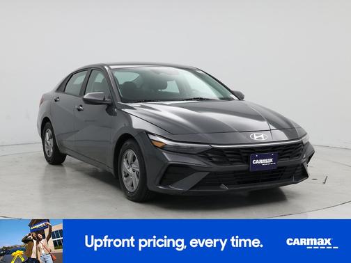 2024 Hyundai ELANTRA SE