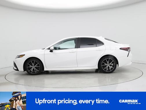 White 2022 Toyota Camry SE