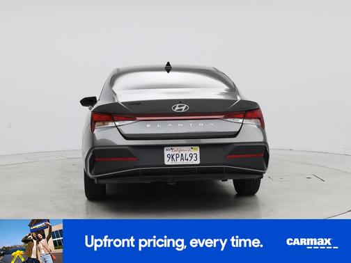 2024 Hyundai ELANTRA SE