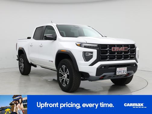 White 2025 GMC Canyon AT4