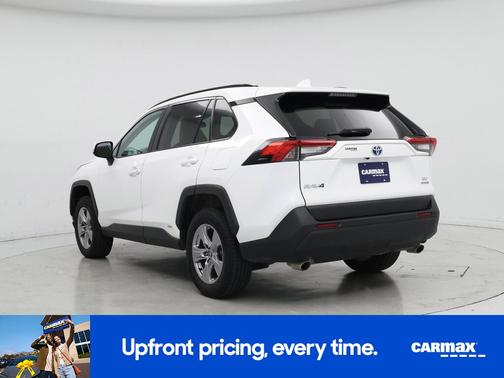 White 2022 Toyota RAV4 Hybrid XLE