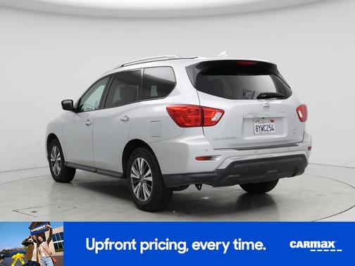 2020 Nissan Pathfinder SV