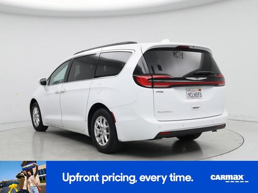 White 2022 Chrysler Pacifica Touring L
