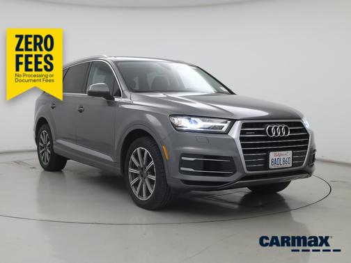 Gray 2018 Audi Q7 Premium