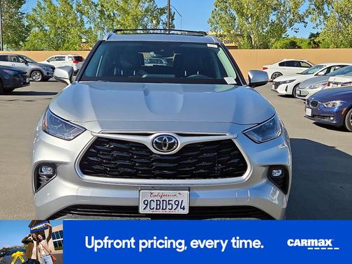 Silver 2022 Toyota Highlander XLE