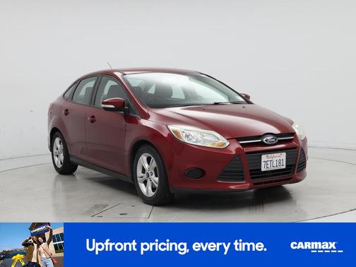Red 2014 Ford Focus SE