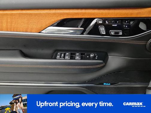 2022 Jeep Grand Wagoneer Series III