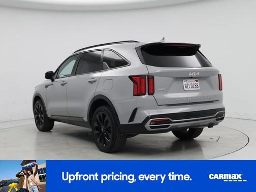 Gray 2022 Kia Sorento SX