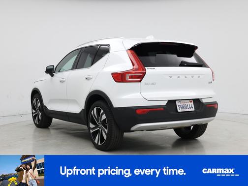 2023 Volvo XC40 B5 Ultimate Bright Theme