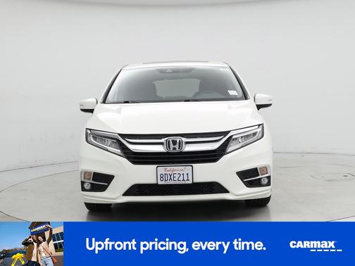 White 2018 Honda Odyssey Elite