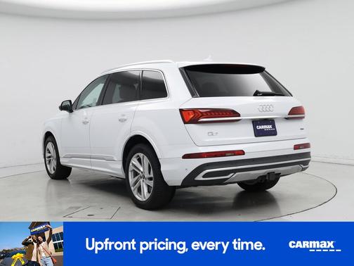 White 2021 Audi Q7 Premium