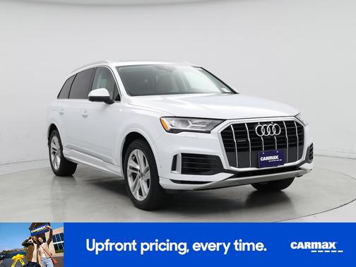 White 2021 Audi Q7 Premium