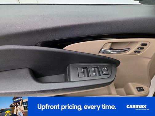 White 2017 Honda Pilot Elite
