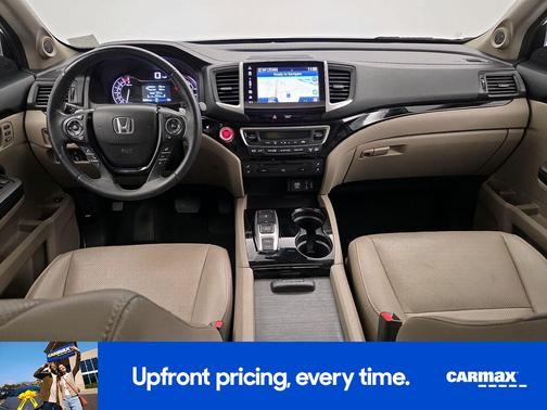 White 2017 Honda Pilot Elite