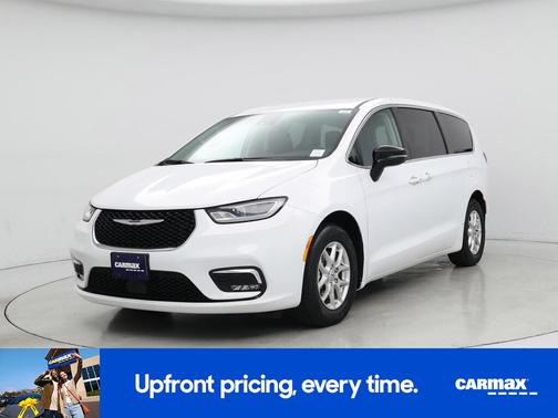 White 2024 Chrysler Pacifica Touring L